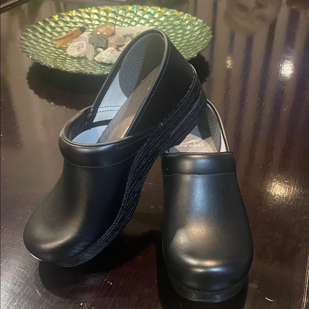 Black Leather Clogs Dankso NWOT EU 38 Women’s 7.5